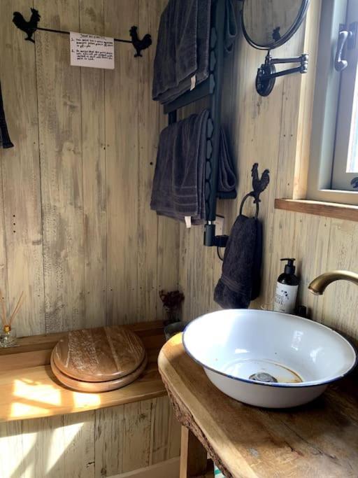 ניוטון אבוט Rushford Shepherd'S Hut מראה חיצוני תמונה