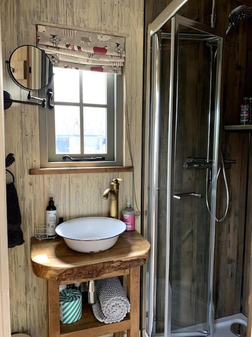 ניוטון אבוט Rushford Shepherd'S Hut מראה חיצוני תמונה